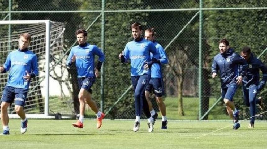Fenerbah&ccedil;e'de Kardemir Karab&uuml;kspor Hazırlıkları Başladı