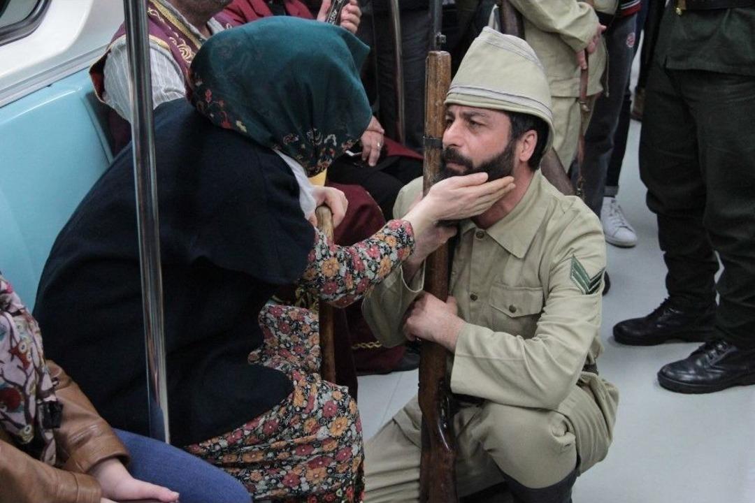 Metroda &Ccedil;anakkale Ruhu Canlandırıldı