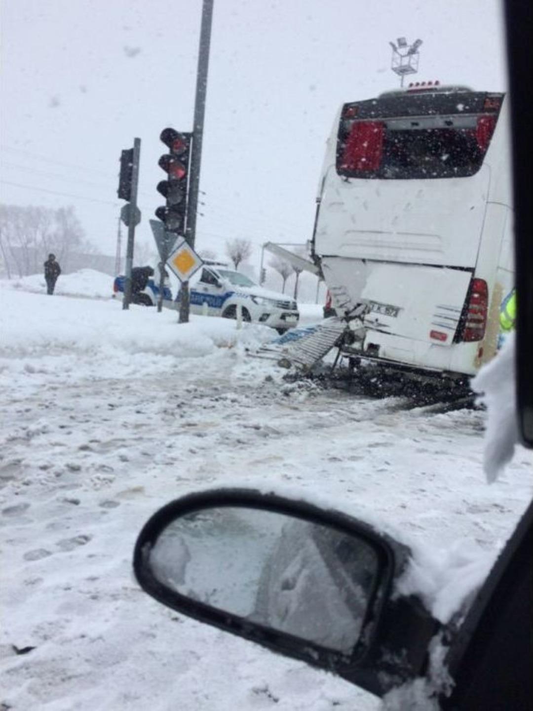 Bitlis&rsquo;te 90 K&ouml;y Yolu Ulaşıma Kapandı