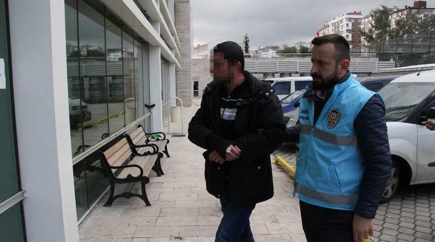 Tartıştığı Arkadaşını Bı&ccedil;akladı