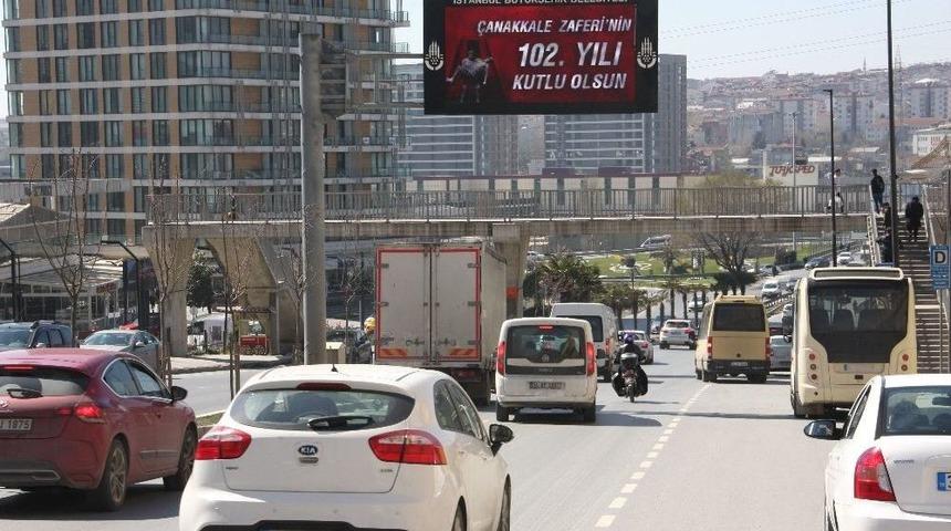 Trafik Levhalarında &Ccedil;anakkale Zaferi Mesajı