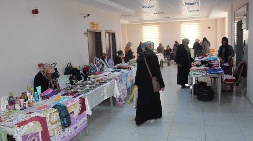 Hanımeller Pazarı Faaliyetlerine Devam Ediyor