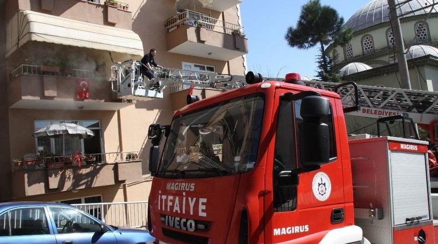 Elektrik Kontağından &Ccedil;ıkan Yangın Korkuttu