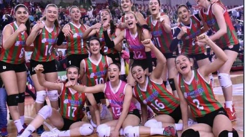 İstek Okulları, Karşıyaka'nın Isim Sponsoru Oluyor