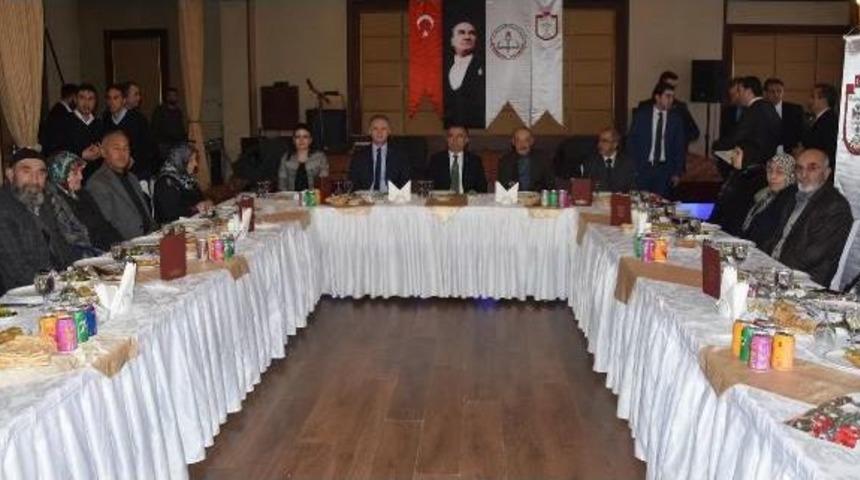 Bakan Yılmaz Sivas'ta Şehitleri Andı (2)