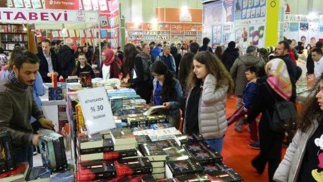 Bursa Kitap Fuarı Açıldı