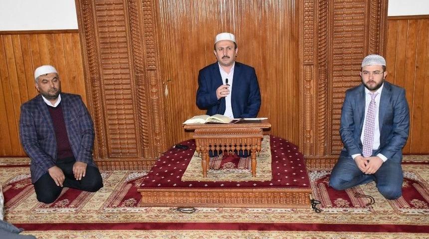 Kızılcahamamlılar Şehitler İ&ccedil;in Sabah Namazında Buluştu