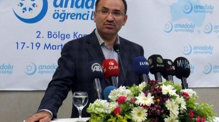 Bozdağ: Sanırsınız Ki, 16 Nisan'da Almanya'da H&uuml;k&uuml;met Sistemi Oylanacak