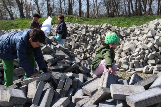 Çevrecilerden 'ormanda Betona Hayır' Eylemi