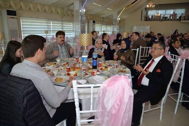 Başkan Yağcı, Şehit Aileleri Ve Gazilere Yemek Verdi