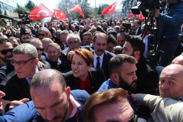 Ülkücülerden, Meral Akşener'in Katıldığı Toplantıya Protesto