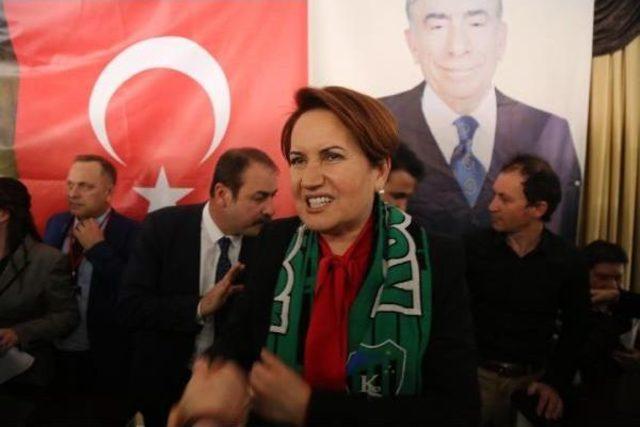 Ülkücülerden, Meral Akşener'in Katıldığı Toplantıya Protesto