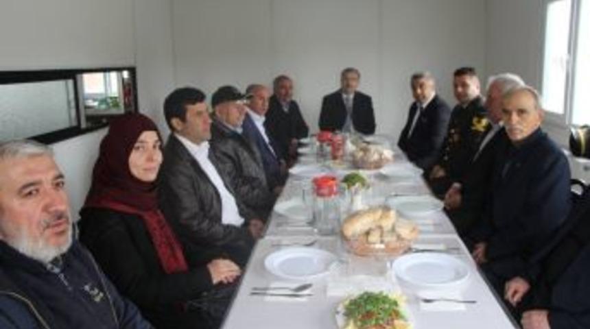Hisarcık Kaymakamı Ve Belediye Başkanı Şehit Aileleri Ve Gazilerle Yemekte Bir Araya Geldi