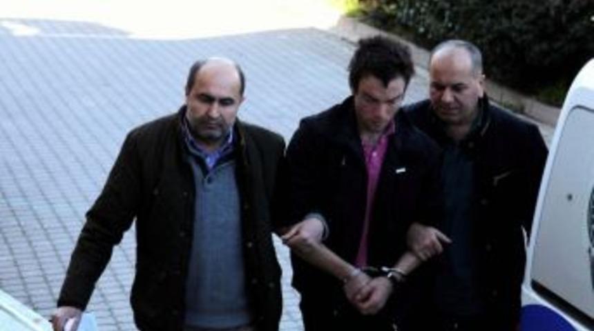 Gasp Ettiği Kadının Başında Vazo Kırdı