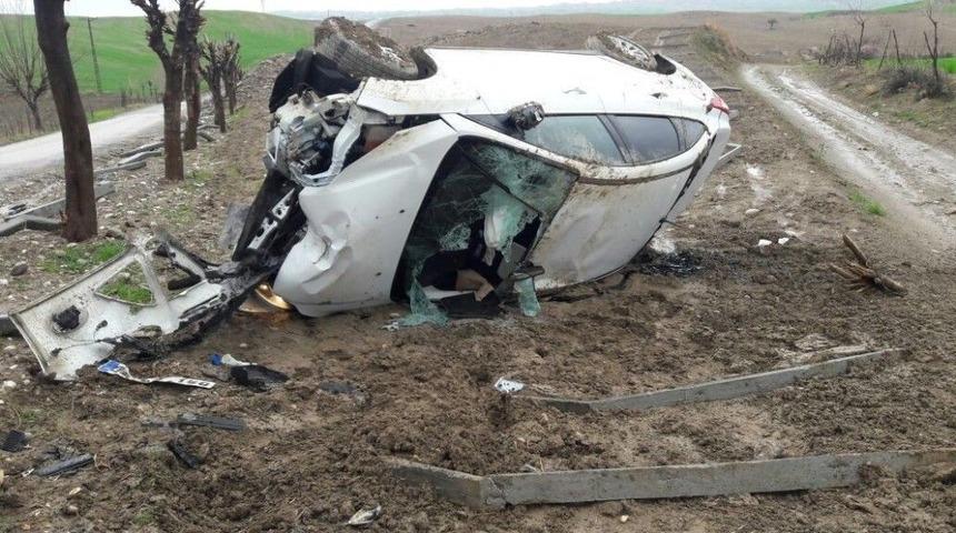 Otomobil Yoldan &Ccedil;ıktı: 1 Yaralı