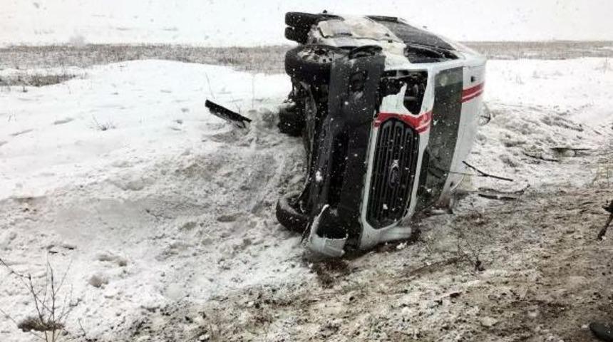 Kadın Futbol Takımının Minib&uuml;s&uuml; Kaza Yaptı: 14'&uuml; Futbolcu 18 Kişi Yaralandı