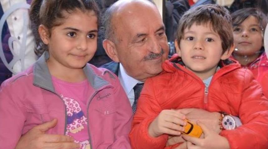 M&uuml;ezzinoğlu: Chp, Cumhurun &Ccedil;ocuklarından Ve Ge&ccedil;nlerinden Rahatsız Oluyor