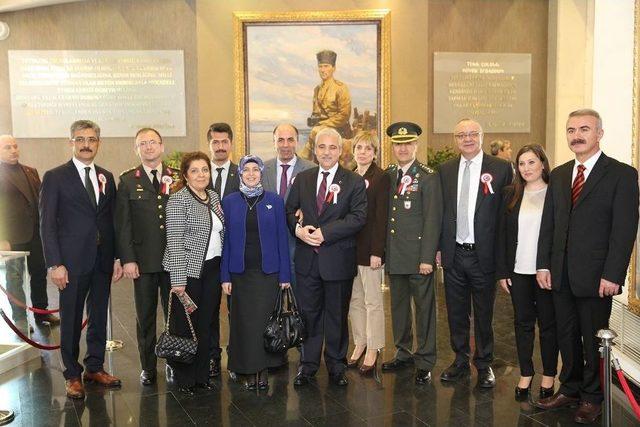 Çanakkale Şehitleri Anıtı’na Duygu Dolu Ziyaret