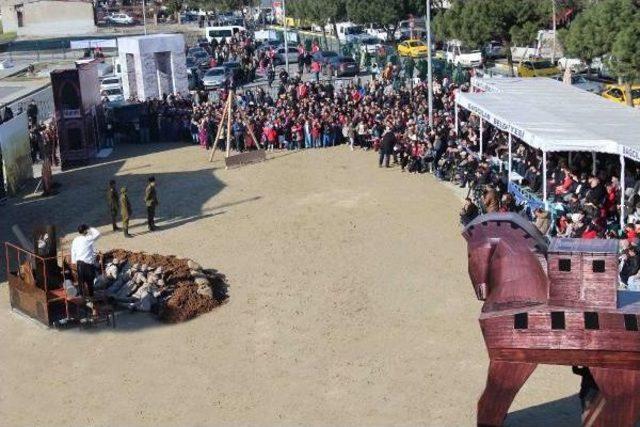 Çanakkale Deniz Zaferi Görsel Ve Işitsel Efektler Eşliğinde Canlandırıldı