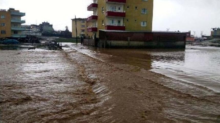 Kurtalan'da Şiddetli Yağış, Su Baskınlarına Neden Oldu