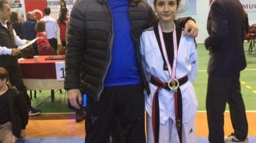 Kepez &Ccedil;aylısoğlusporlu Şevval Bayrak T&uuml;rkiye Şampiyonu Oldu