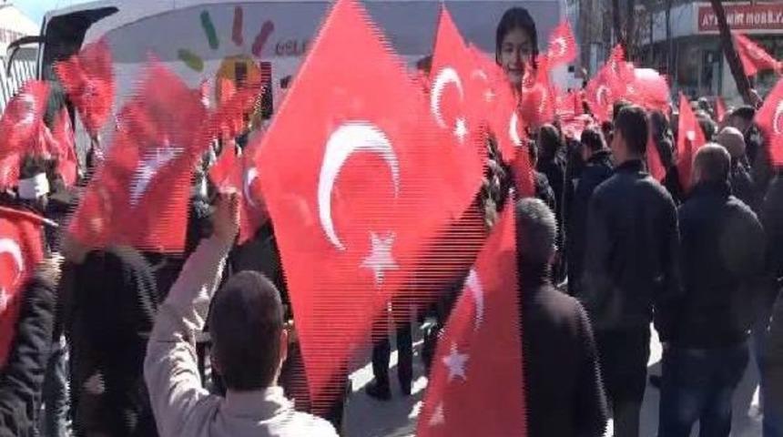 Chp'nin "cumhuriyet Otob&uuml;s&uuml;" Yola &Ccedil;ıktı
