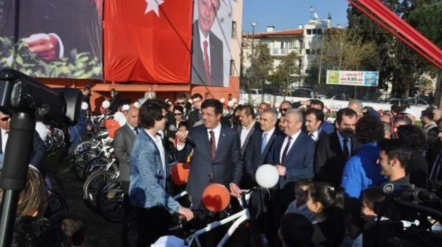 Bakan Zeybek&ccedil;i Aydın'dan Kılı&ccedil;daroğlu'nu Eleştirdi (2)