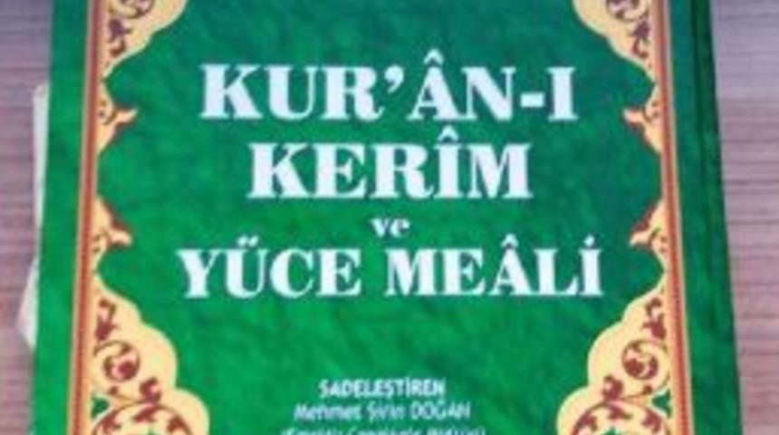 Sırt &Ccedil;antasında Kuran I&ccedil;ine Silah Gizlemiş