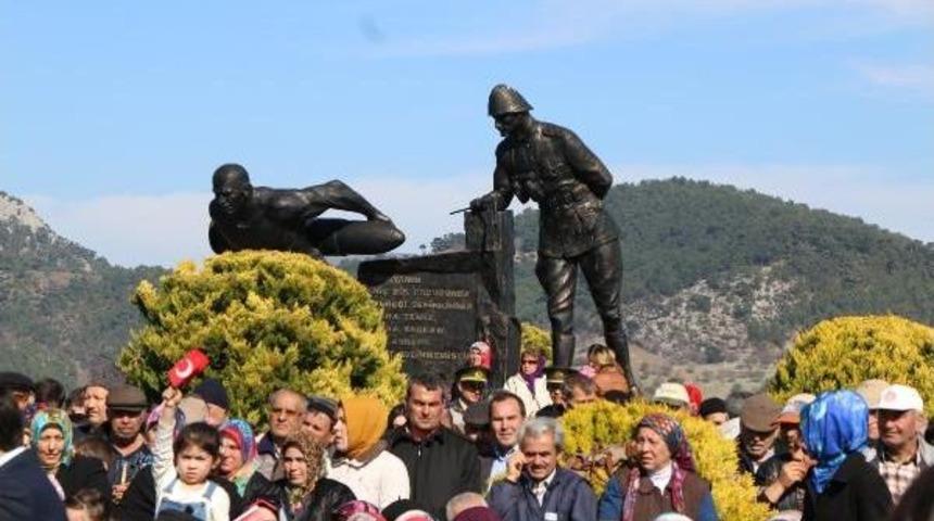 Kocaseyit, Mezarı Başında Anıldı