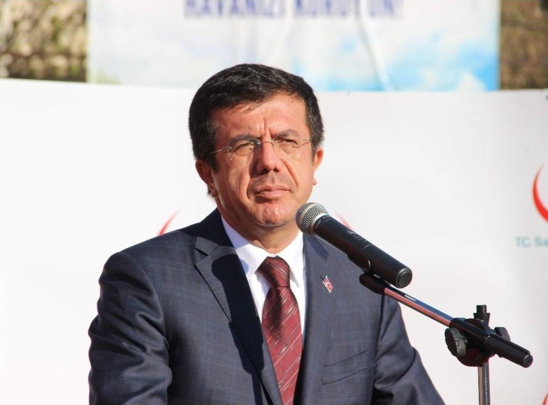 Bakan Zeybekci, 18 Mart&rsquo;ta Şehit Ve Gazi &Ccedil;ocuklarını Sevindirdi