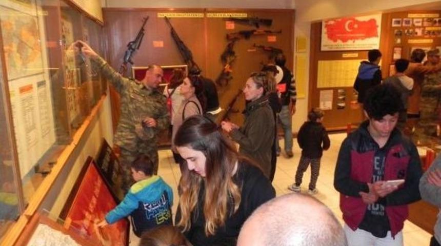 Askeri Gemilerle Gazi Ve Şehit Yakınlarına Deniz Turu