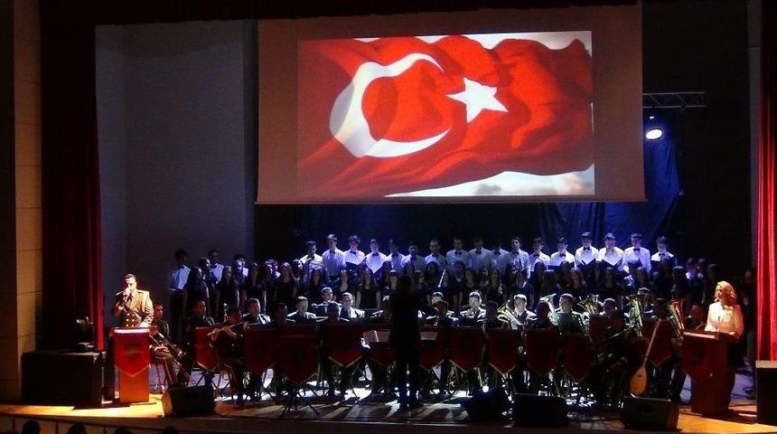 Askerler &Ccedil;aldı Liseliler Seslendirdi