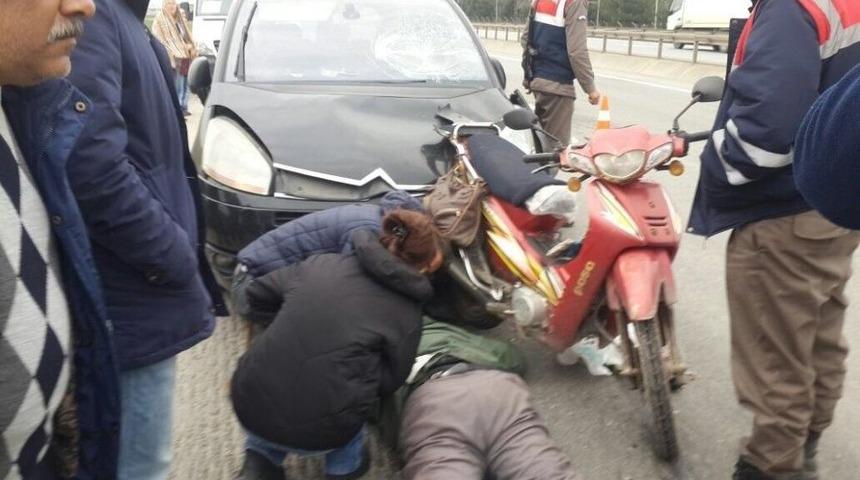 Otomobil Motosikletliye Arkadan &Ccedil;arpı: 1 Yaralı