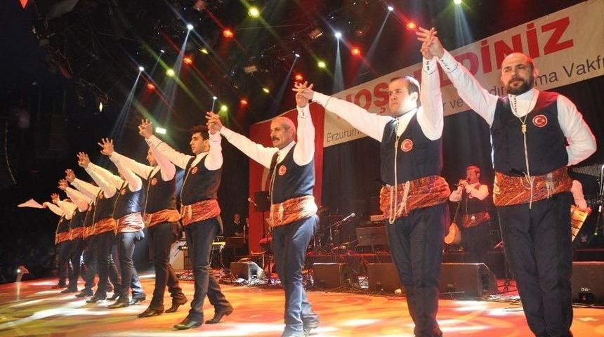 Dadaşlar, İstanbul&rsquo;dan D&uuml;nyaya T&uuml;rk Bayraklı Milli Birlik Mesajı Verdi