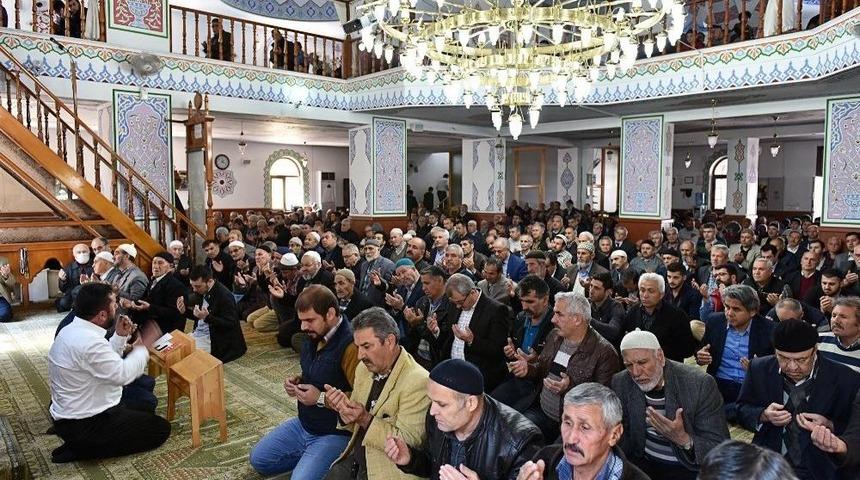 Kepez&rsquo;deki B&uuml;t&uuml;n Camilerde Şehitlere Dua