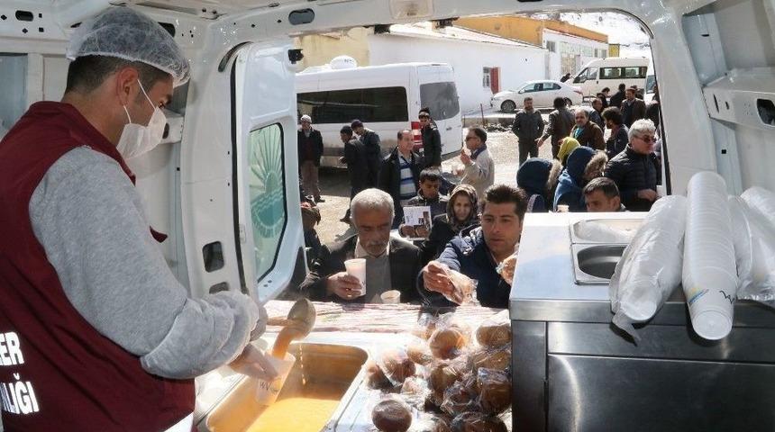 İranlı Turistlere Sıcak &Ccedil;orba