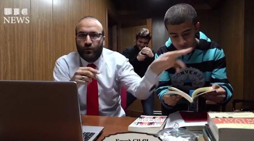 Bbc&rsquo;deki Canlı Yayın Kazasının Yerli Versiyonu İzleyenleri G&uuml;ld&uuml;r&uuml;yor