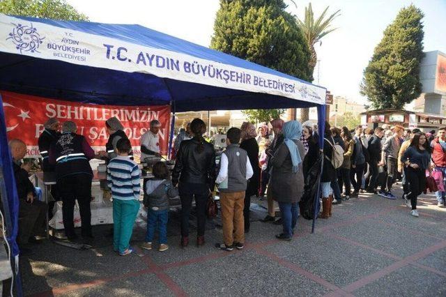 Aydın Büyükşehir Belediyesinden Şehitler Anısına Lokma Hayrı