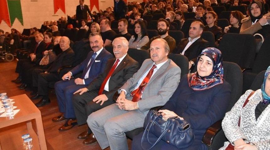 &rsquo;bir Destanın T&uuml;rk&uuml;s&uuml; &Ccedil;anakkale&rsquo; Programı Duygusal Anlar Yaşattı