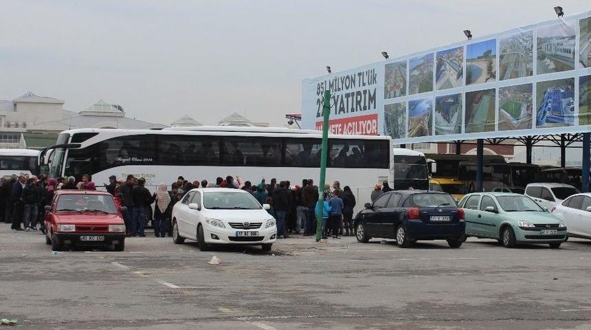 Kocaelispor Taraftarları Arasında Kavga: 1 &Ouml;l&uuml;, 2 Yaralı