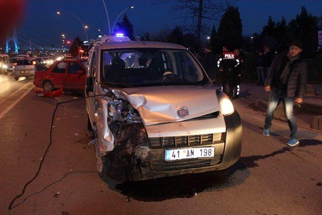 Kocaeli’de Trafik Kazası: 5 Yaralı