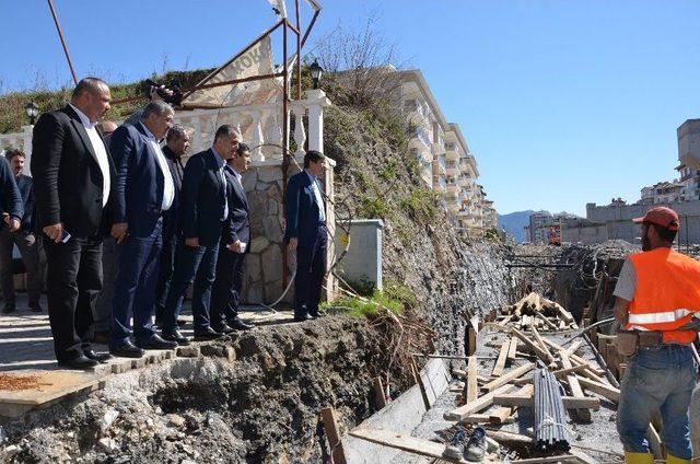 Büyükşehir Belediye Başkanı Türel, Alanya’da Yapılan Katlı Kavşakları İnceledi