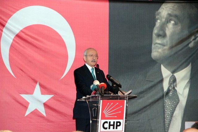 Chp Lideri Kılıçdaroğlu İstanbul’da Muhtarlarla Bir Araya Geldi