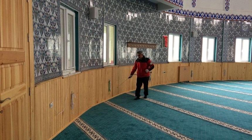 Camilerde İla&ccedil;lama &Ccedil;alışmaları S&uuml;r&uuml;yor