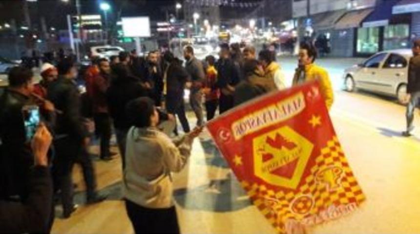 Evkur Yeni Malatyasporlu Taraftarlar Şampiyonluk Havasına Girdi