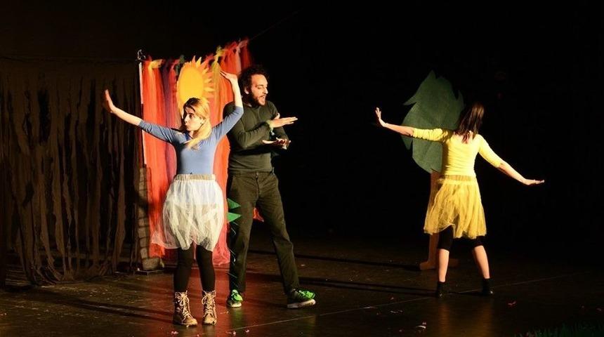 Maltepe Belediyesinden &Ccedil;ocuklara İngilizce Tiyatro Oyunu