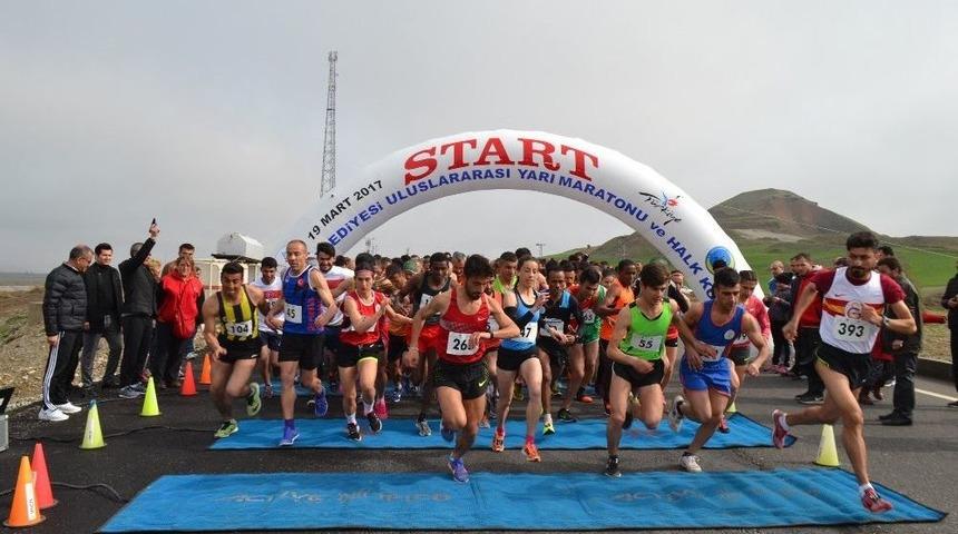 Batman&rsquo;da Yarı Maratonu D&uuml;zenlendi