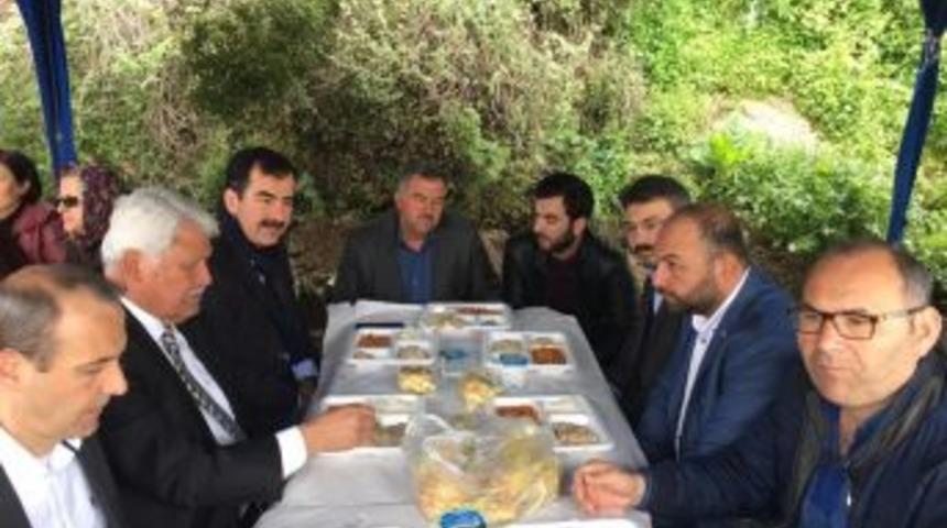 Erdem, Şehit Evinde Mevlid-i Şerif Hayrına Katıldı