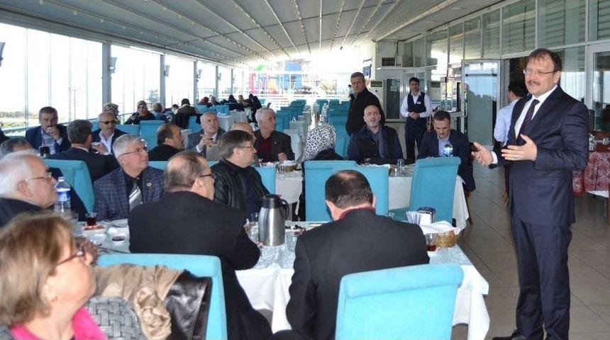 &Ccedil;avuşoğlu: "anayasada &Ouml;ncelik Yasamayı, Y&uuml;r&uuml;tmeyi Halkın Se&ccedil;mesi"