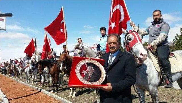 Başbakan Yıldırım'ı Memleketi Erzincan'da 24 Atlı Karşıladı